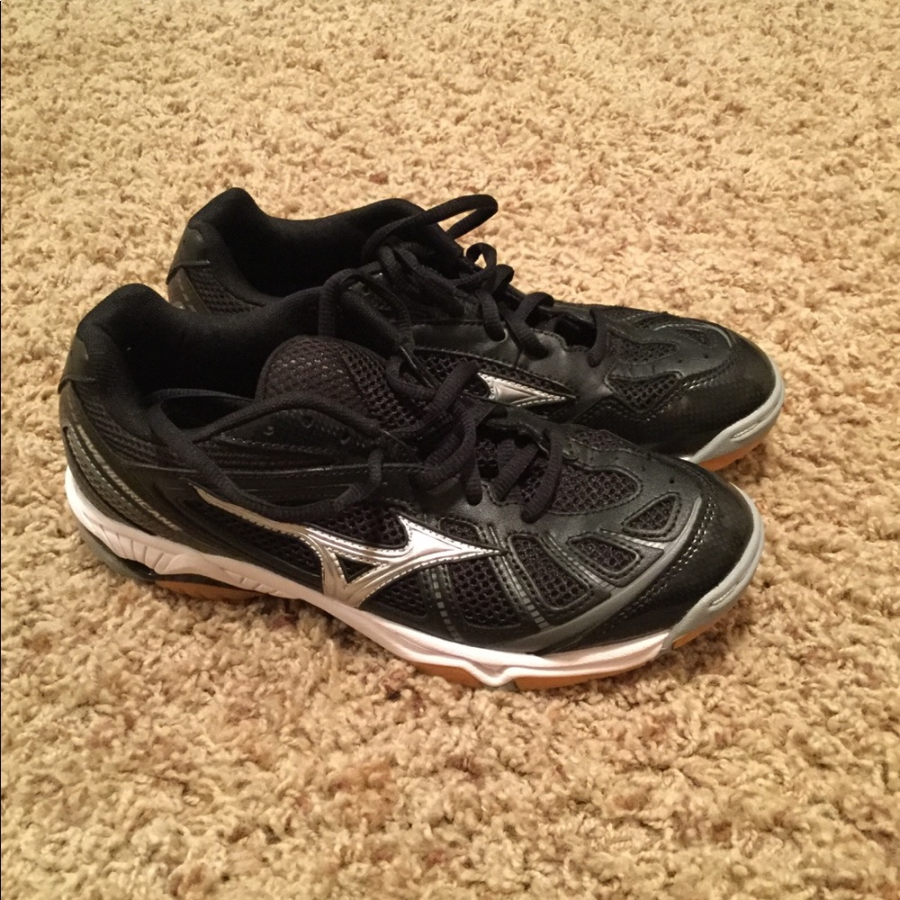 Mizuno volleyball shoes